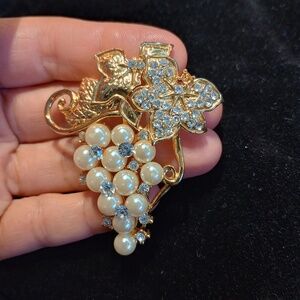 Vintage Grapes Brooch